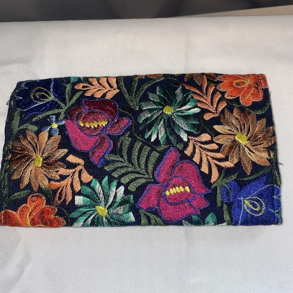 Embroidered Floral Clutch Wallet Pouch Card Holder Colorful Flowers Snap Close - Picture 2 of 9